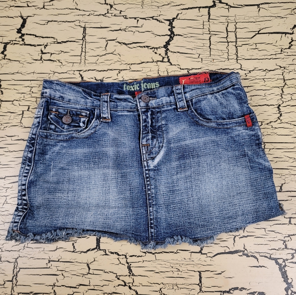 Toxic Jeans Juniors Distressed Denim Skirt size 13